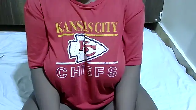 RawHoneyXo- online show from 05-18-26, 08:03