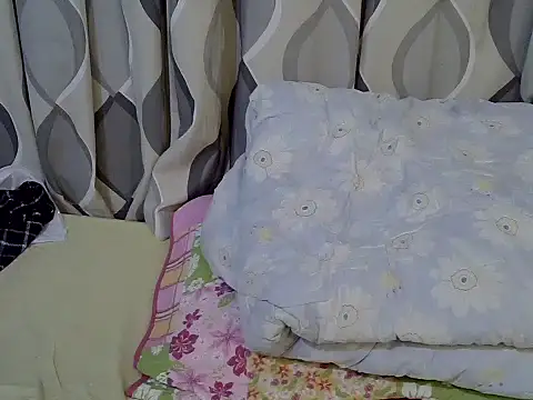 Snapshot of cute_gee5 chatting on 05-25-26, 10:21 cute gee5 online show from 05-25-26, 10:21