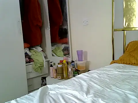 melody vivv online show from 07-15-26, 09:09