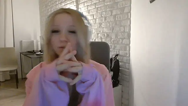 AmandaFix online show from 05-24-26, 09:20