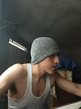 Snapshot of Drivero12 chatting on 07-25-26, 04:37 Drivero12 online show from 07-25-26, 04:37