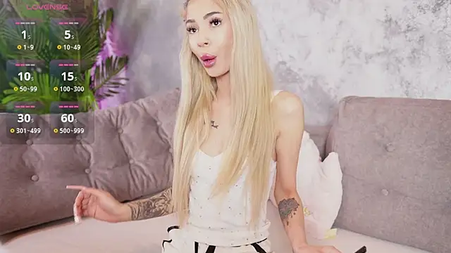 Snapshot of JoBarbie chatting on 05-24-26, 06:24 JoBarbie online show from 05-24-26, 06:24
