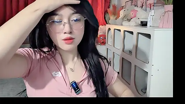 Bee-Cherry online show from 05-26-26, 05:36