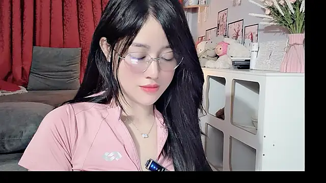 Bee-Cherry online show from 05-28-26, 05:54