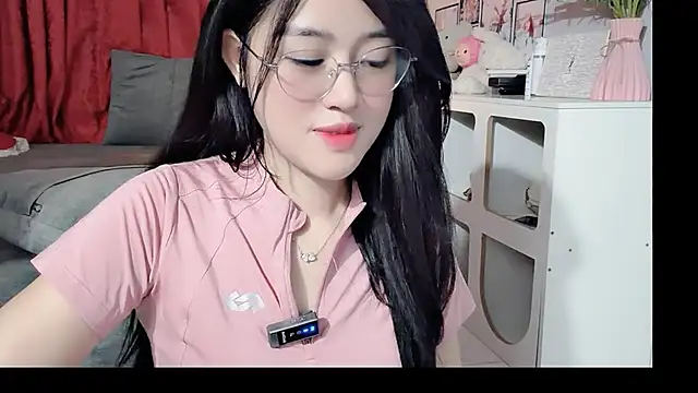 Bee-Cherry online show from 05-29-26, 06:11