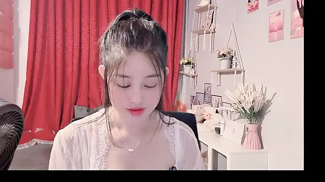 Bee-Cherry online show from 06-05-26, 06:57