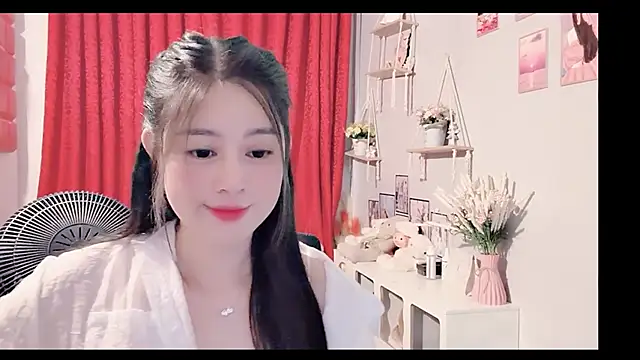 Bee-Cherry online show from 06-07-26, 07:56