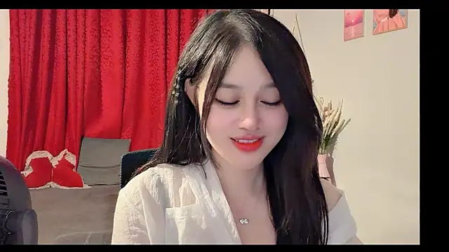 Bee-Cherry online show from 07-04-26, 06:03