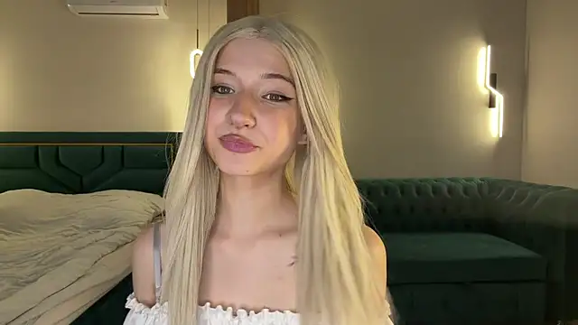 VikkiiSecret online show from 07-20-26, 04:42