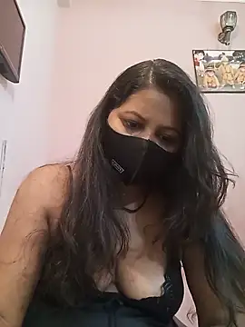 Miss kirtii online show from 05-26-26, 12:34