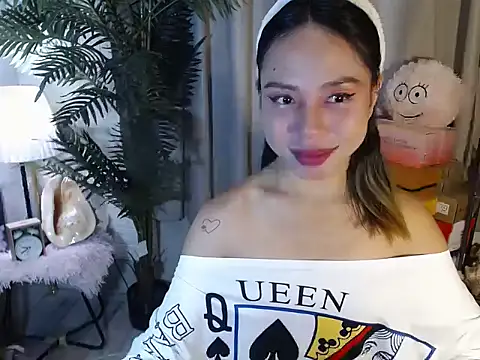 Super Hot BunnyXX online show from 05-19-26, 11:49