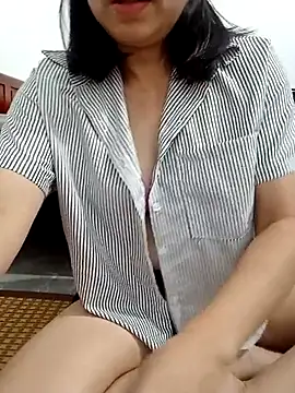 Snapshot of LalisaSexy chatting on 07-25-26, 02:47 LalisaSexy online show from 07-25-26, 02:47