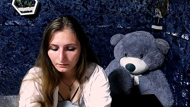 Jenny smille  online show from 07-17-26, 05:14