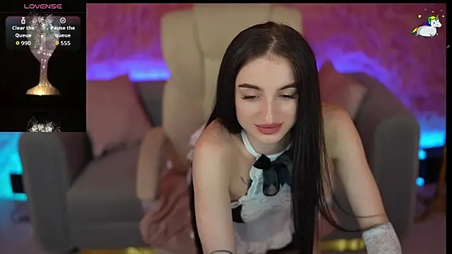 Snapshot of EmilyyMoon chatting on 05-26-26, 12:56 EmilyyMoon online show from 05-26-26, 12:56