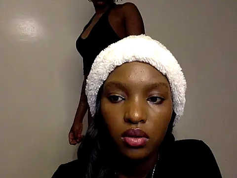 Snapshot of Sexy_strawberina chatting on 05-27-26, 09:50 Sexy strawberina online show from 05-27-26, 09:50