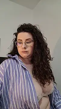 Snapshot of Elissa_Floyd__ chatting on 06-07-26, 04:33 Elissa Floyd online show from 06-07-26, 04:33