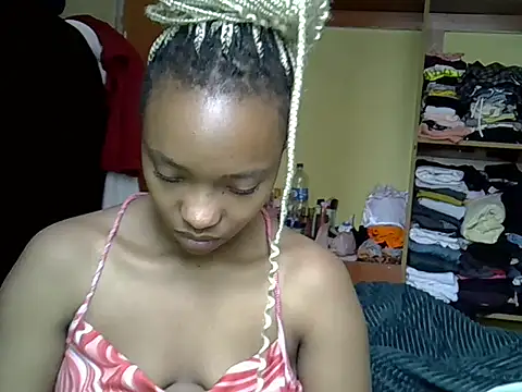 pretty jazminee1 online show from 05-24-26, 06:40