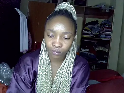 pretty jazminee1 online show from 05-25-26, 06:36