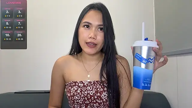 CozyMia online show from 05-20-26, 04:57