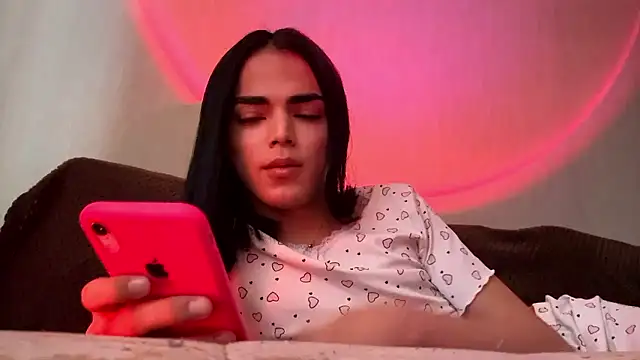 Snapshot of MarlyJess chatting on 05-28-26, 12:24 MarlyJess online show from 05-28-26, 12:24