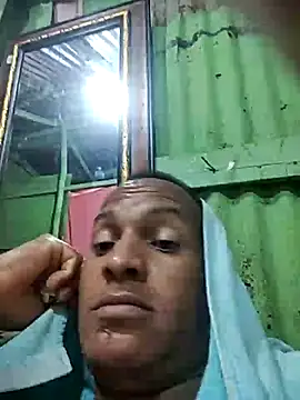 Snapshot of luis391986 chatting on 05-20-26, 03:02 luis391986 online show from 05-20-26, 03:02