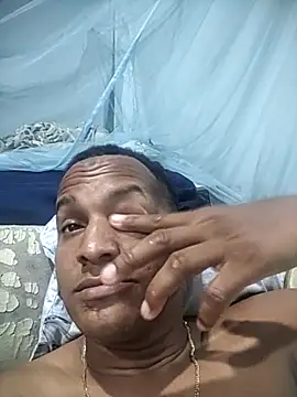 Snapshot of luis391986 chatting on 05-27-26, 02:52 luis391986 online show from 05-27-26, 02:52