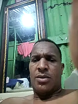 Snapshot of luis391986 chatting on 05-31-26, 04:42 luis391986 online show from 05-31-26, 04:42
