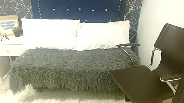 Allyshon  online show from 05-27-26, 01:57