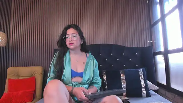 AlissBluumm online show from 05-25-26, 07:31