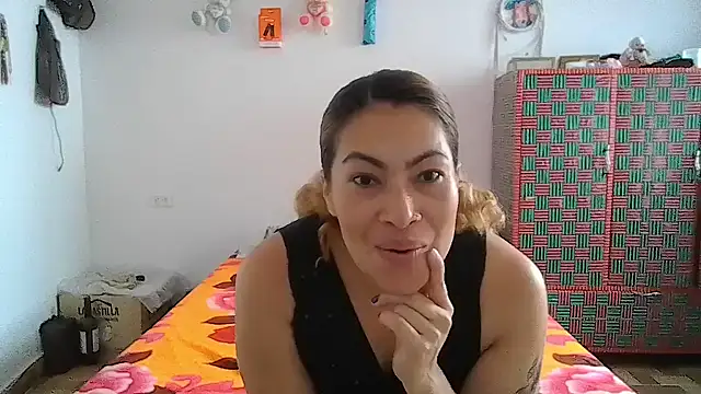 Layla-Astrum online show from 06-03-26, 12:52