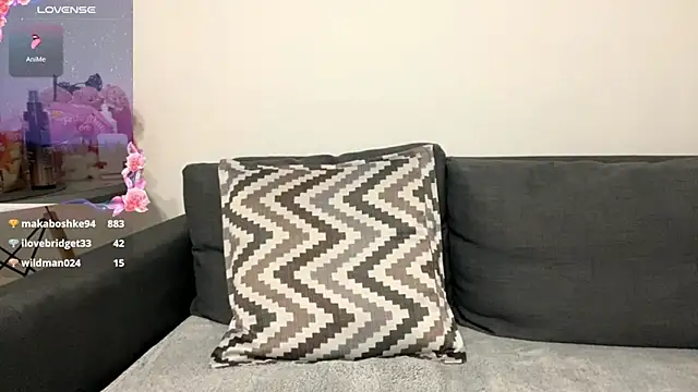 Snapshot of Sofa_crystal chatting on 05-25-26, 10:16 Sofa crystal online show from 05-25-26, 10:16