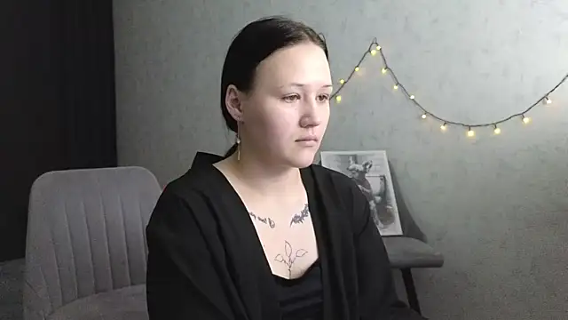Tori cute online show from 05-22-26, 12:29