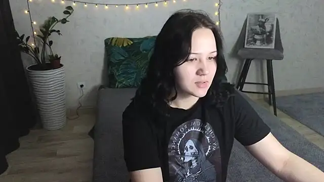 Tori cute online show from 05-29-26, 12:41