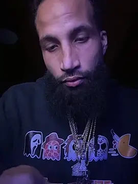 Snapshot of madehercumm chatting on 06-07-26, 06:39 madehercumm online show from 06-07-26, 06:39