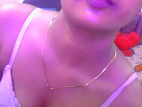 Snapshot of Itz-jasleen chatting on 05-22-26, 04:30 Itz-jasleen online show from 05-22-26, 04:30
