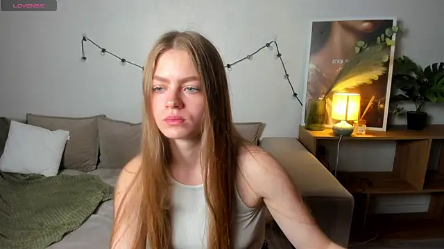 HoneyEmilly online show from 05-21-26, 06:42