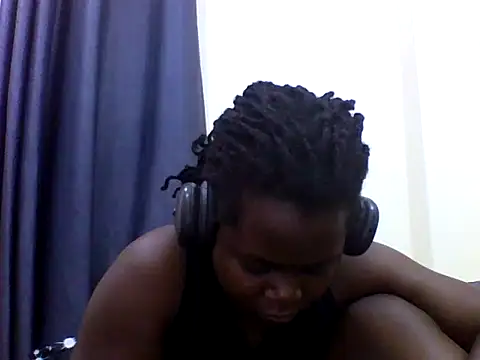 Snapshot of ladar chatting on 05-27-26, 05:04 ladar online show from 05-27-26, 05:04