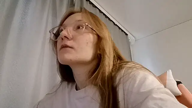 Snapshot of LauraTurber chatting on 05-24-26, 03:28 LauraTurber online show from 05-24-26, 03:28