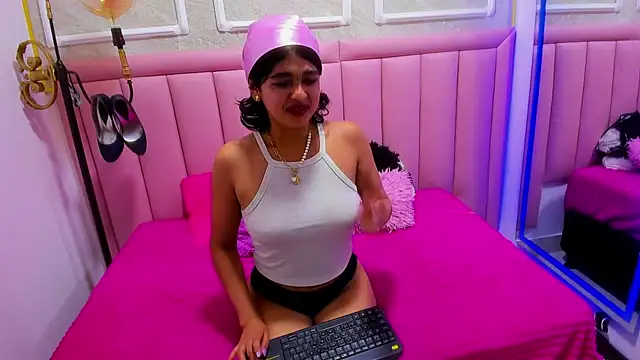 velvet girll online show from 06-23-26, 05:38