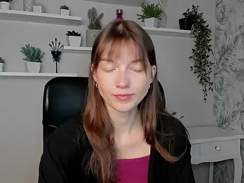 KiraBliss28 online show from 05-26-26, 05:36