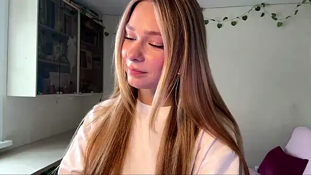 JulietFekete online show from 05-28-26, 12:24