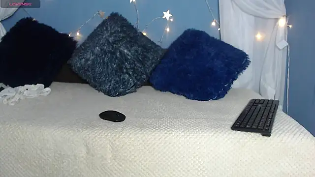 Snapshot of ayla-0 chatting on 05-26-26, 01:18 ayla-0 online show from 05-26-26, 01:18