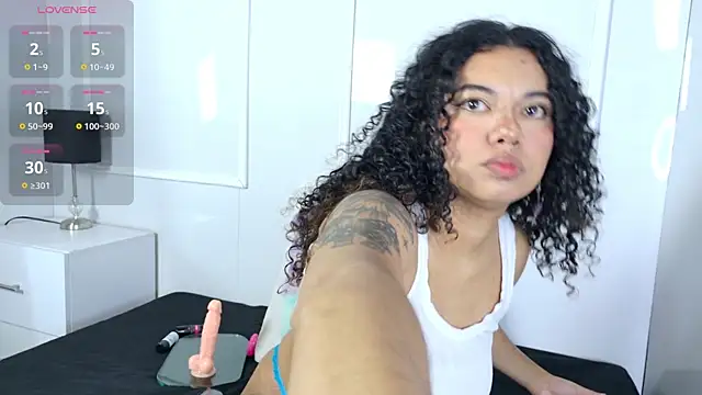 Snapshot of cloe_lovee chatting on 05-22-26, 11:27 cloe lovee online show from 05-22-26, 11:27