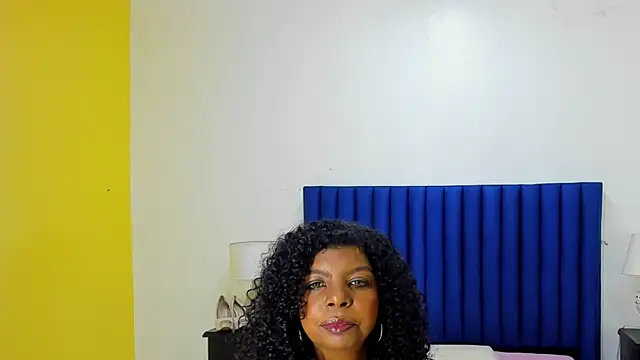 Snapshot of XtinaRave chatting on 05-27-26, 07:00 XtinaRave online show from 05-27-26, 07:00