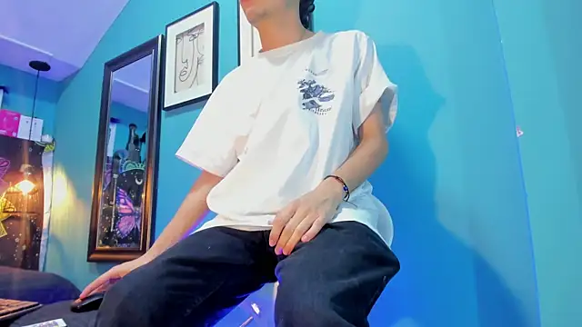 Snapshot of kevinn_bluee chatting on 05-27-26, 01:57 kevinn bluee online show from 05-27-26, 01:57