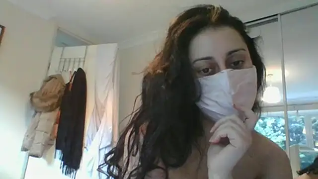 Snapshot of leila_salem chatting on 06-10-26, 05:56 leila salem online show from 06-10-26, 05:56