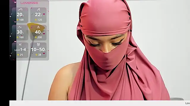 Snapshot of Samira_1 chatting on 05-24-26, 08:58 Samira 1 online show from 05-24-26, 08:58