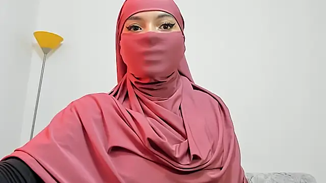 Snapshot of Samira_1 chatting on 05-28-26, 08:28 Samira 1 online show from 05-28-26, 08:28