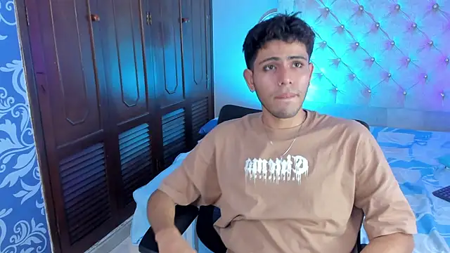 hunterwest06 online show from 05-21-26, 03:19