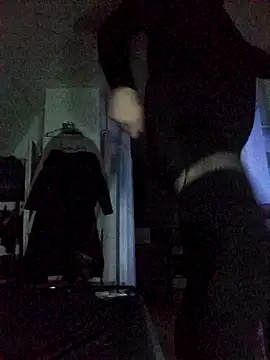 Snapshot of Cybergeil33 chatting on 02-08-25, 01:43 Cybergeil33 online show from 02-08-25, 01:43